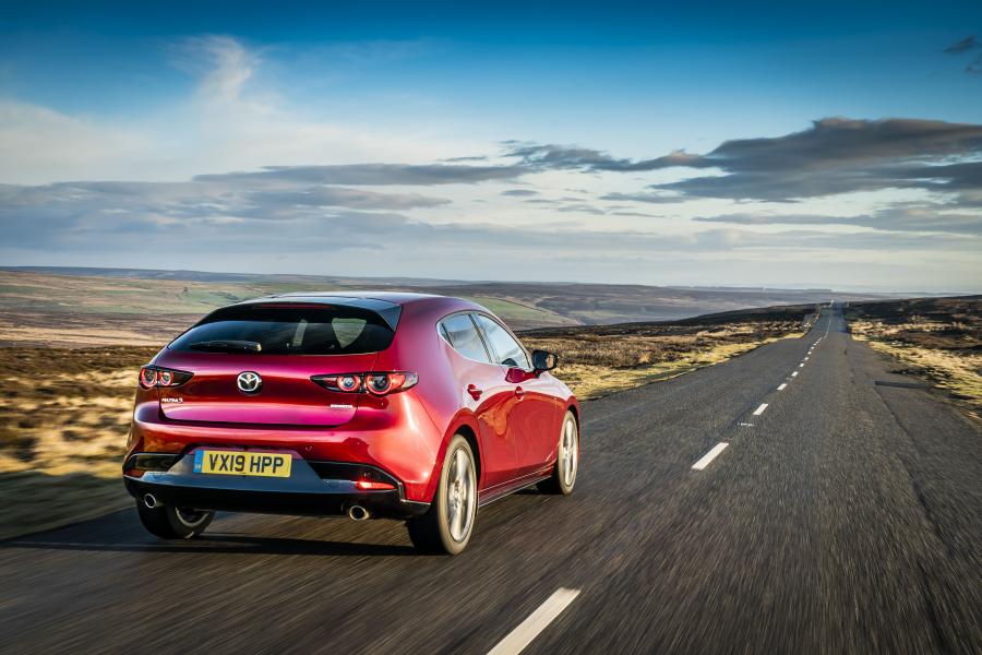  Mazda3 Skyactiv-G Sport Lux Hatchback 2019 года  (UK) (фото 38 из 91)